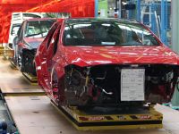 
	Nemtii de la Daimler vor sa deschida o fabrica in Romania
