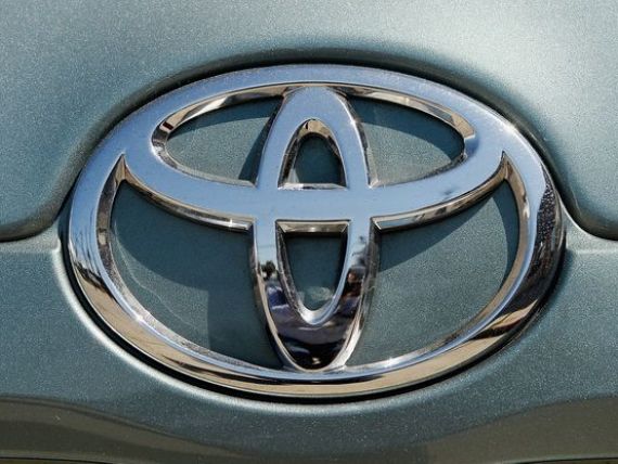 Toyota a vandut anul trecut, in premiera, peste un milion de vehicule hibrid