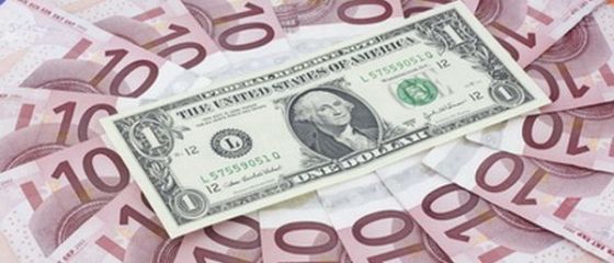 Leul a trecut, din nou, pe depreciere. Referinta BNR a ajuns la 4,3747 lei/euro, iar dolarul a urcat cu 3 bani