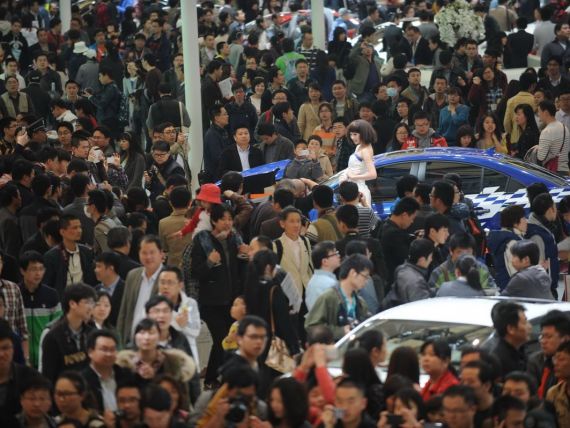 Salonul auto de la Shanghai asteapta 800.000 de vizitatori in noua zile