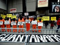 Peste jumatate dintre detinutii de la Guantanamo sunt in greva foamei