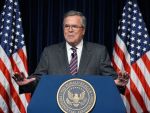 George W. Bush isi indeamna fratele sa candideze la presedintia SUA in 2016