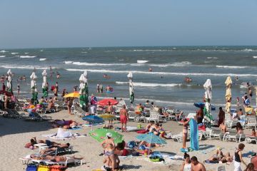 Peste 1 million de turisti au mers pe litoralul romanesc si cel putin 50 de milioane de euro au ramas acolo. Mamaia a eclipsat toate statiunile