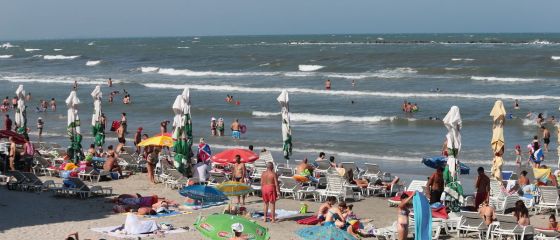 Peste 30.000 de turisti sarbatoresc 1 Mai pe litoral
