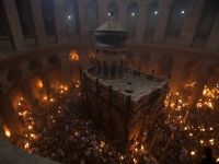 Lumina Sfanta s-a aprins la Ierusalim. Misterele si traditiile din noaptea de Inviere
