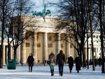 Isarescu avertizeaza bancherii cu privire la dobanzile ridicate, un roman si-a facut loc pe harta Rusiei, iar somerii Europei se refugiaza in Germania