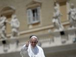 Papa Francisc nu judeca homosexualii, dar condamna lobby-ul gay