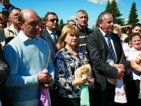 Basescu participa la slujba de la Manastirea Izvorul Tamaduirii din Salva, Bistrita-Nasaud
