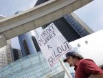 Decaderea simbolului industriei auto americane. Detroit a schimbat prosperitatea anilor rsquo;50 cu un somaj de 3 ori peste medie si un deficit de 300 mil. $