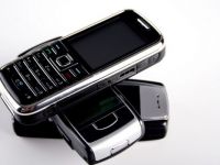 
	Numarul de telefoane mobile va depasi populatia Globului, in 2014. Cine sunt pamantenii cu cele mai multe abonamente
