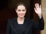 Angelina Jolie dezvaluie ca a suferit o dubla mastectomie, pentru a nu se imbolnavi de cancer