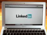 LinkedIn, cel mai important site de referinte pentru cariere, interzice prostituatelor sa-l mai foloseasca