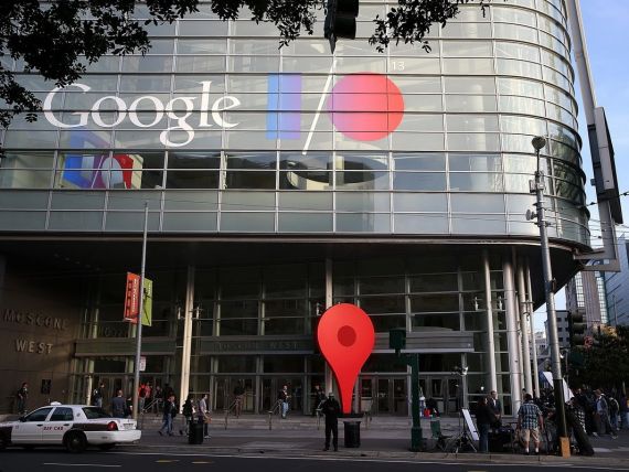 Actiunile Google au depasit pentru prima oara 900 de dolari pe unitate