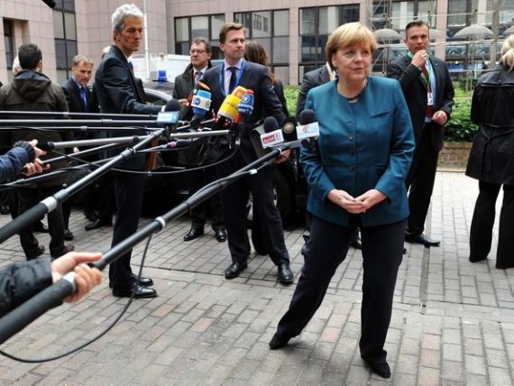 Angela Merkel, cea mai puternica femeie din lume. Forbes: Este coloana vertebrala a UE si poarta destinul monedei euro