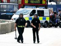 Un mort si doi raniti prin impuscare la Londra. Guvernul britanic considera incidentul un atac terorist