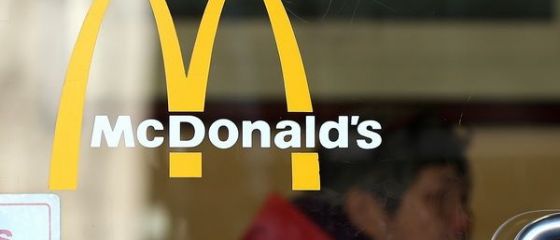 Prea multe produse in meniu. McDonald rsquo;s renunta la 7 alimente fast-food