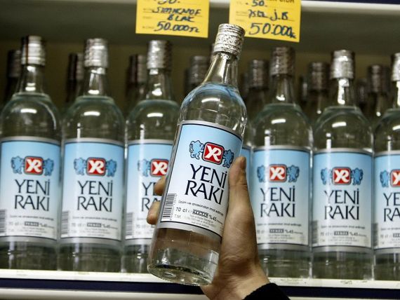 Turcia a adoptat o lege controversata care limiteaza consumul de alcool