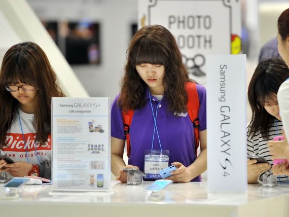 Samsung a prezentat Galaxy S4 Mini, varianta mai ieftina a varfului de gama