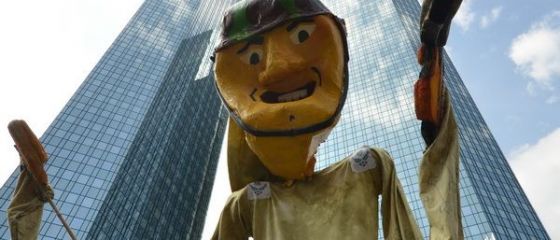 Anticapitalismul ia amploare in UE. Mii de persoane protesteaza la Frankfurt, pentru a doua zi consecutiv, fata de masurile de austeritate din Europa