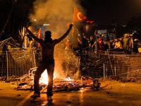 Protestele din Turcia s-au diminuat. Bilantul este de zeci de raniti si 1.000 de persoane retinute
