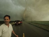 Tim Samaras, starul emisiunii Storm Chasers , ucis intr-o tornada in Oklahoma