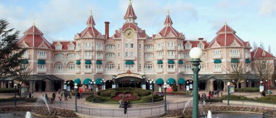 Un print saudit a cheltuit 15 milioane de euro, in trei zile, la parcul Disneyland din Paris