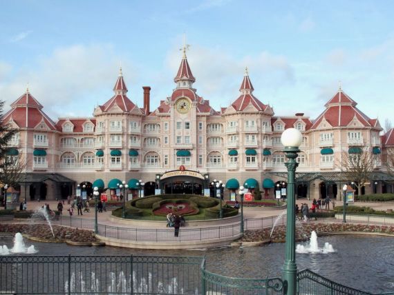 Un print saudit a cheltuit 15 milioane de euro, in trei zile, la parcul Disneyland din Paris