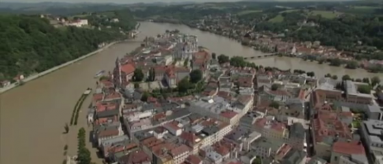 Romania, amenintata de viitura de pe Dunare.10.000 de oameni mobilizati pentru inundatii in Budapesta