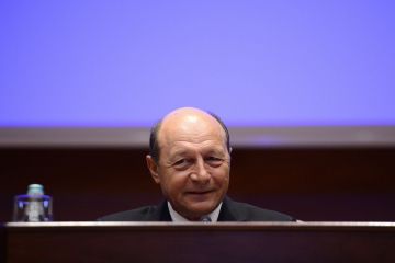 Traian Basescu catre agricultori: Nu va vindeti pamantul strainilor!