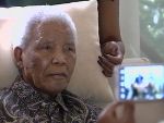Nelson Mandela a petrecut a doua noapte in spital