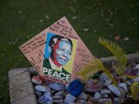 Nelson Mandela se zbate intre viata si moarte. Familia se pregateste de ce este mai rau