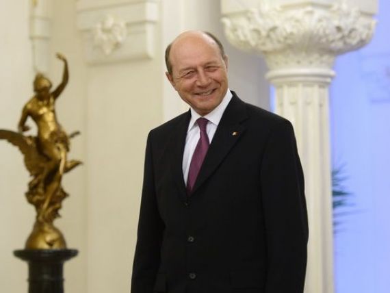 Basescu: Revizuirea actuala a Constitutiei reprezinta un risc de blocare a statului, incepe sa nu mai semene a lege a legilor
