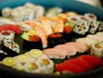 Restaurantul unde farfuriile vin la masa cu elicopterul