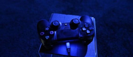 Sony a prezentat PlayStation 4, consola cu care vrea sa bata Microsoft si sa revina la gloria de altadata