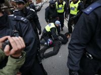 Carnavalul anticapitalism . 60 de persoane, arestate la Londra dupa demonstratii contra summitului G8