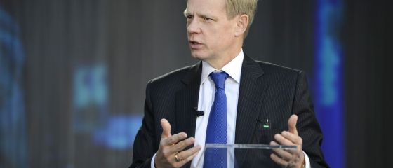 Seful Raiffeisen Bank: Consolidarea sistemului bancar va continua. Pe termen lung raman doar vreo 4 banci universale
