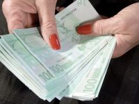 
	Statul acorda finantari de cate 10.000 de euro femeilor care vor sa-si deschida o afacere
