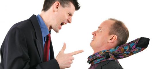 Ai voce de sef sau de subaltern? 5 greseli frecvente in vorbire, care spun totul despre tine