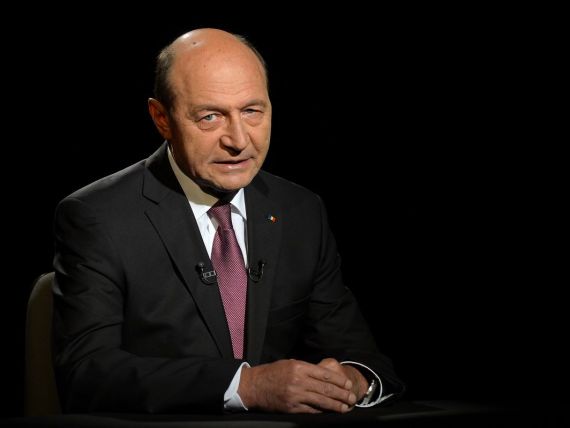 Basescu: Referendumul pentru unicameral va fi organizat cu cel putin o saptamana inainte de cel pentru Constitutie