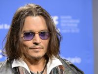 Johnny Depp spune ca este aproape orb