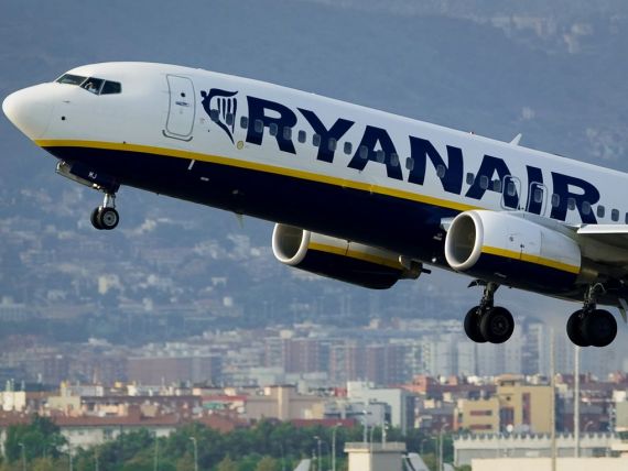 Cel mai mare operator aerian low-cost din Europa returneaza actionarilor 1 miliard de euro