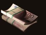 A refuzat un salariu de 7.000 dolari la Valentino ca sa se intoarca in Romania, cati bani are Fondul de Garantare in caz de falimente bancare si o noua lege pentru soferi