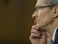 
	Apple schimba politica de salarizare. Pachetul lui Cook va depinde de cotatia actiunilor
