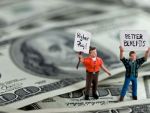 Salariul mediu al bancherilor de top din SUA si Europa a scazut cu 10% anul trecut