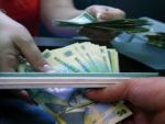 Cursul BNR a crescut usor, la 4,4588 lei/euro
