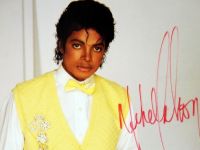 Michael Jackson ar fi platit 35 mil. dolari pentru a cumpara tacerea unor copii pe care i-a abuzat