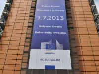 
	1 iulie, zi de sarbatoare in UE. Croatia a devenit al 28-lea membru al blocului comunitar, pe fondul celei mai grave crize economice din istoria Uniunii
