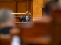 Parlamentarii au adoptat Statutul deputatilor si senatorilor