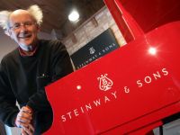 Producatorul de piane Steinway va fi preluat de un fond de capital privat, pentru 438 mil. dolari