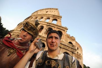 Italia traverseaza una dintre cele mai grave recesiuni din istorie. Joburile de strada , noua alternativa la saracie
